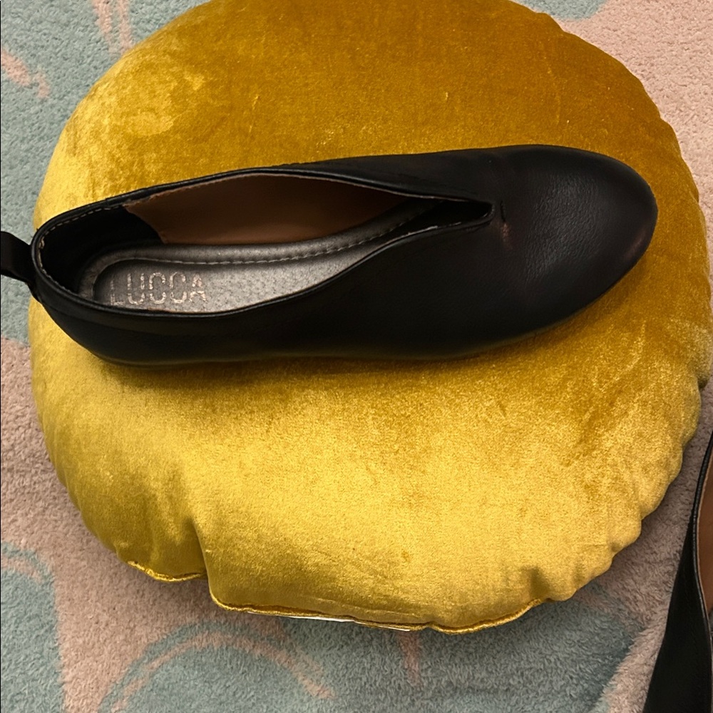 Elegant Black Leather Loafers for Women's excellent shape - Picture 4 of 9